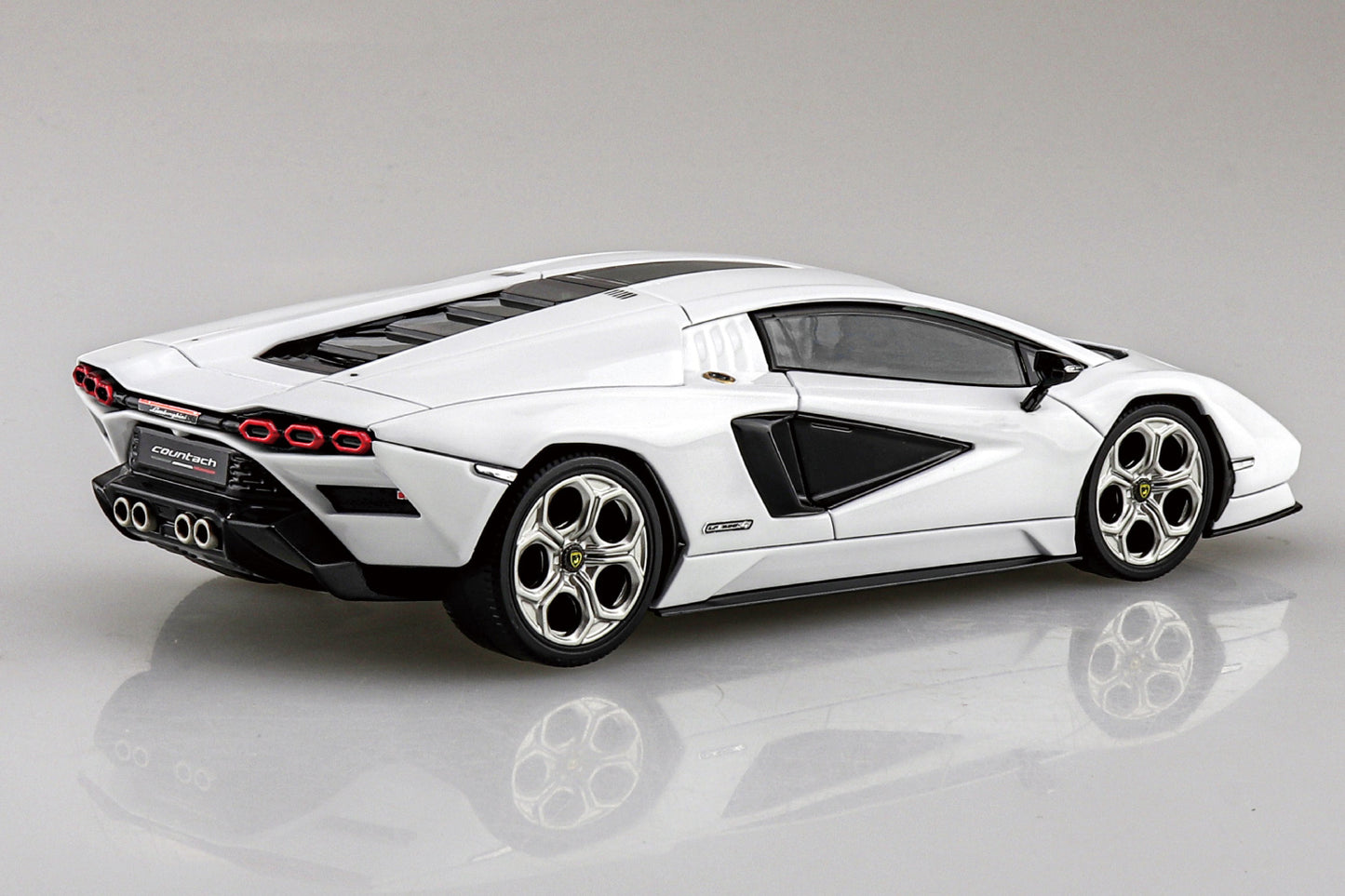 1/32 SNAP KIT Lamborghini Countach LPI 800-4(White)