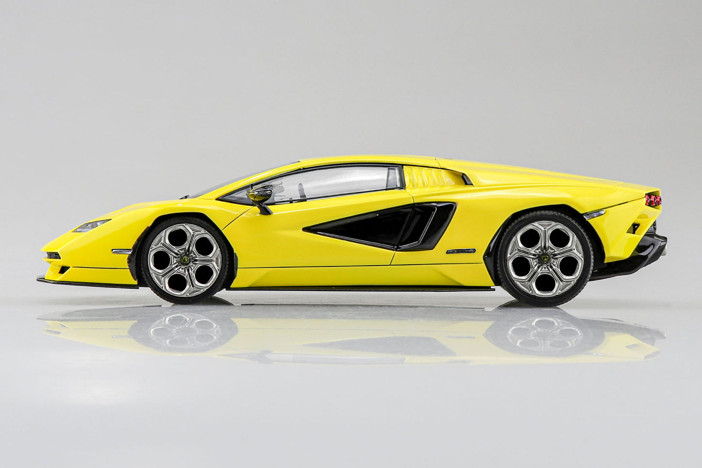 1/32 SNAP KIT Lamborghini Countach LPI 800-4(Yellow)