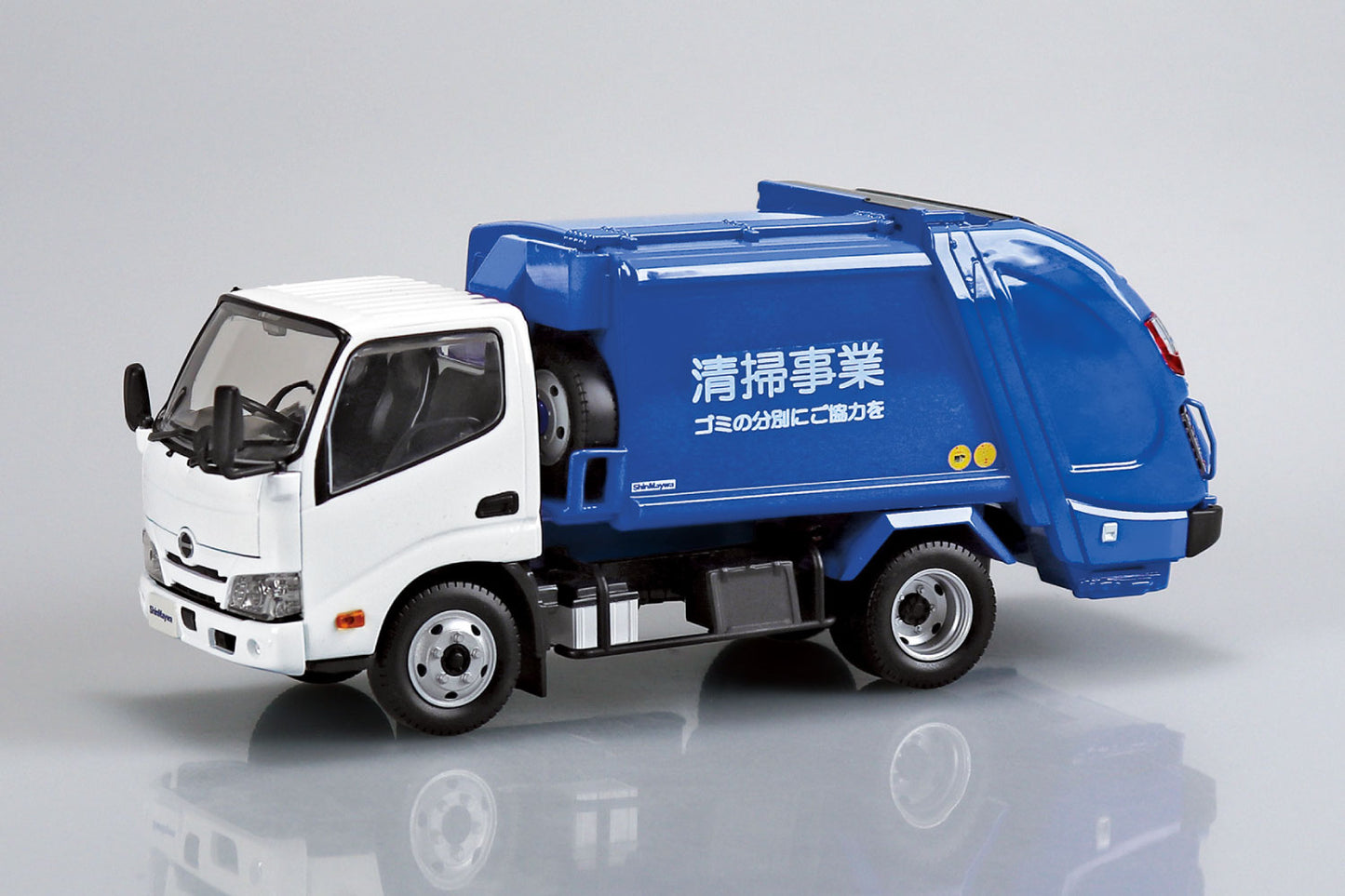 1/32 SNAP KIT Hino Dutro Garbage Truck