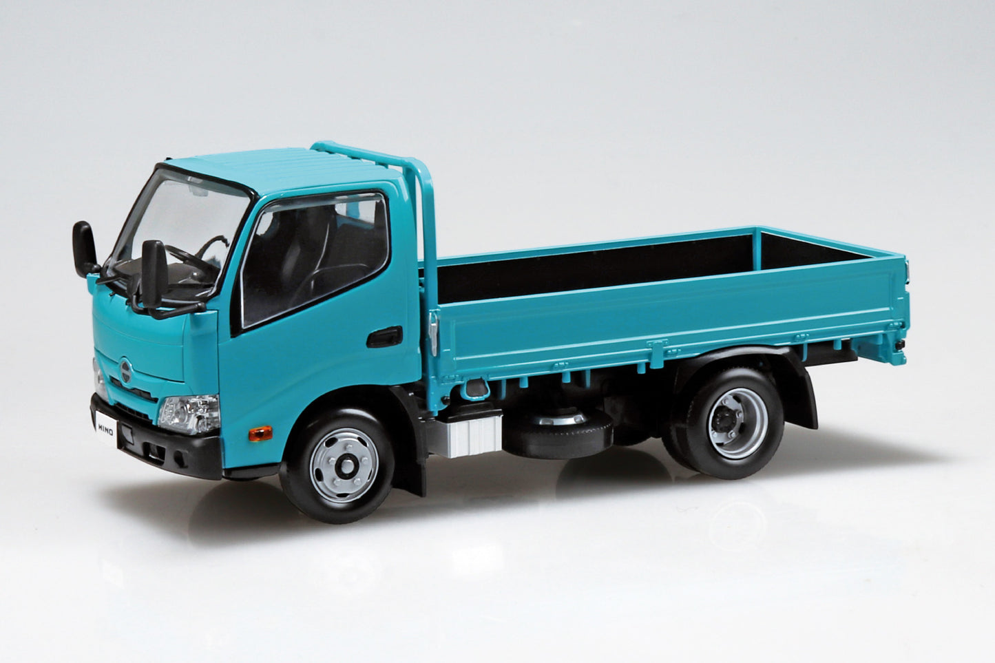 1/32 SNAP KIT Hino Dutro Truck (Turquoise)