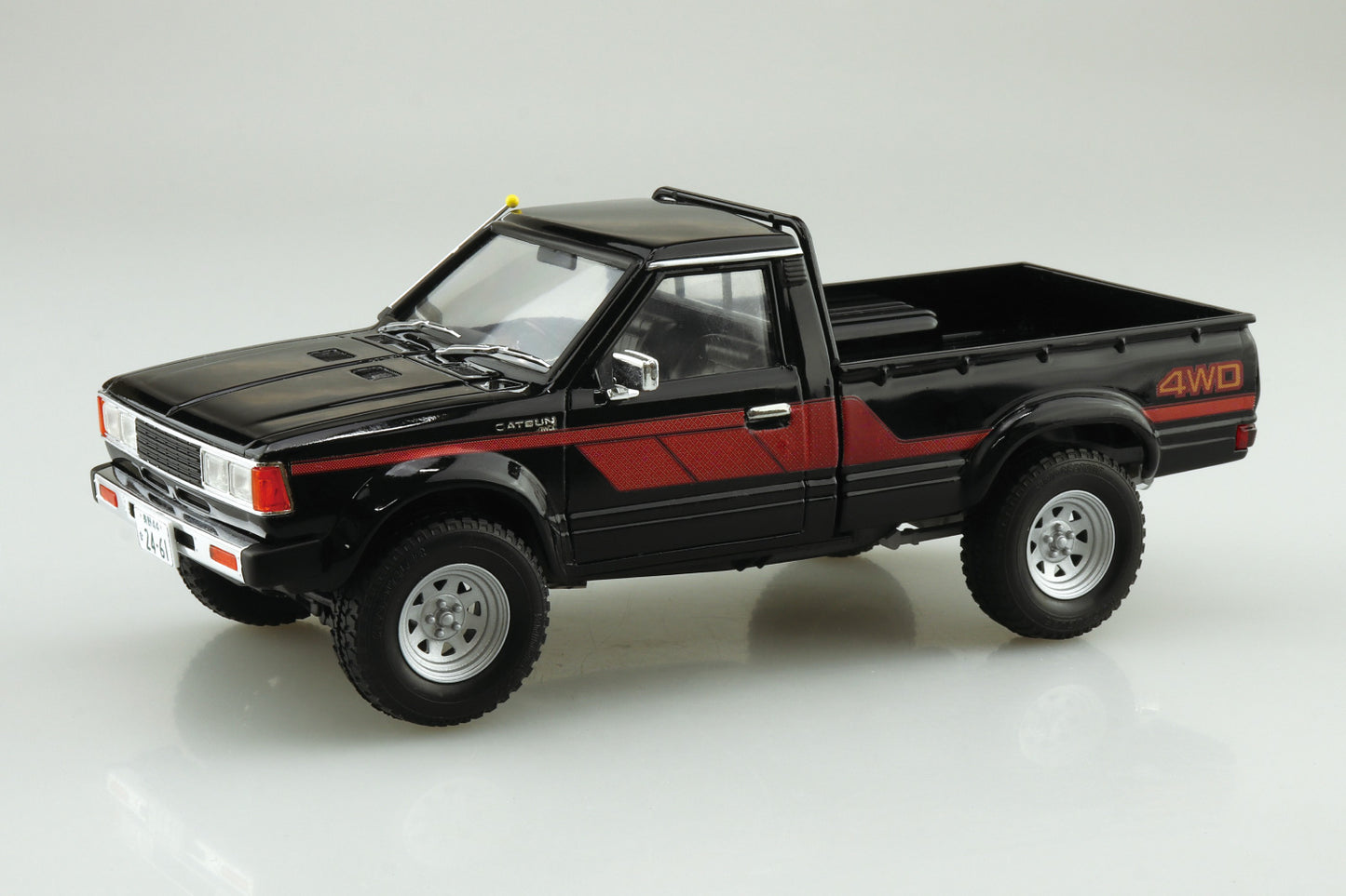1/24 Tuned Car 720 Datsun Truck Lift Up Custom'82（Nissan）