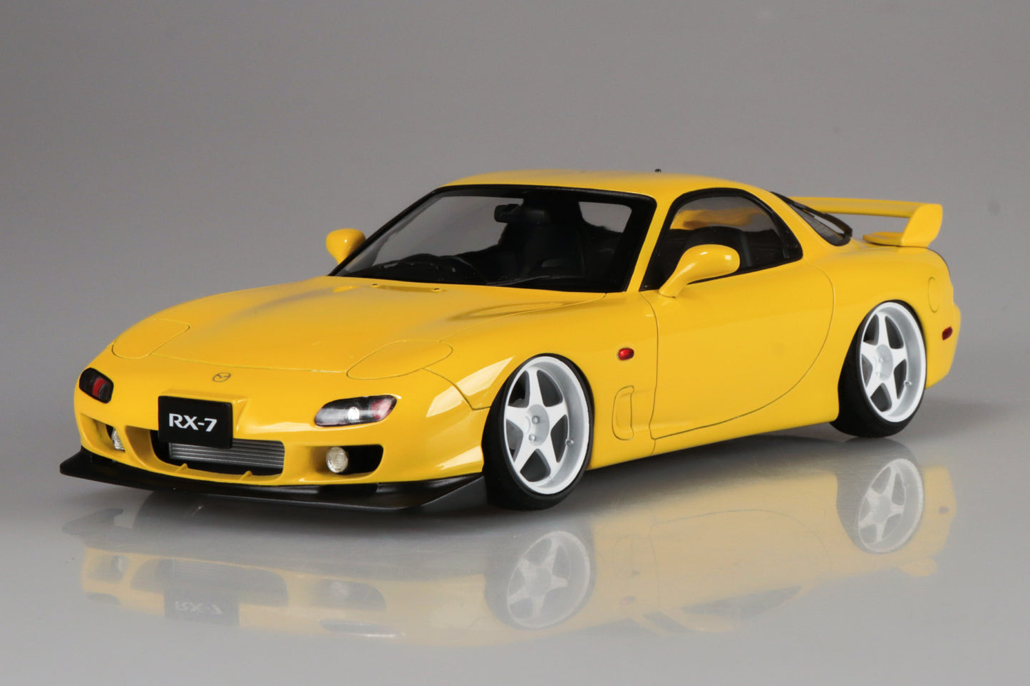 1/24 FD3S RX-7 '02 AIR SUSPENSION CUSTOM (MAZDA)