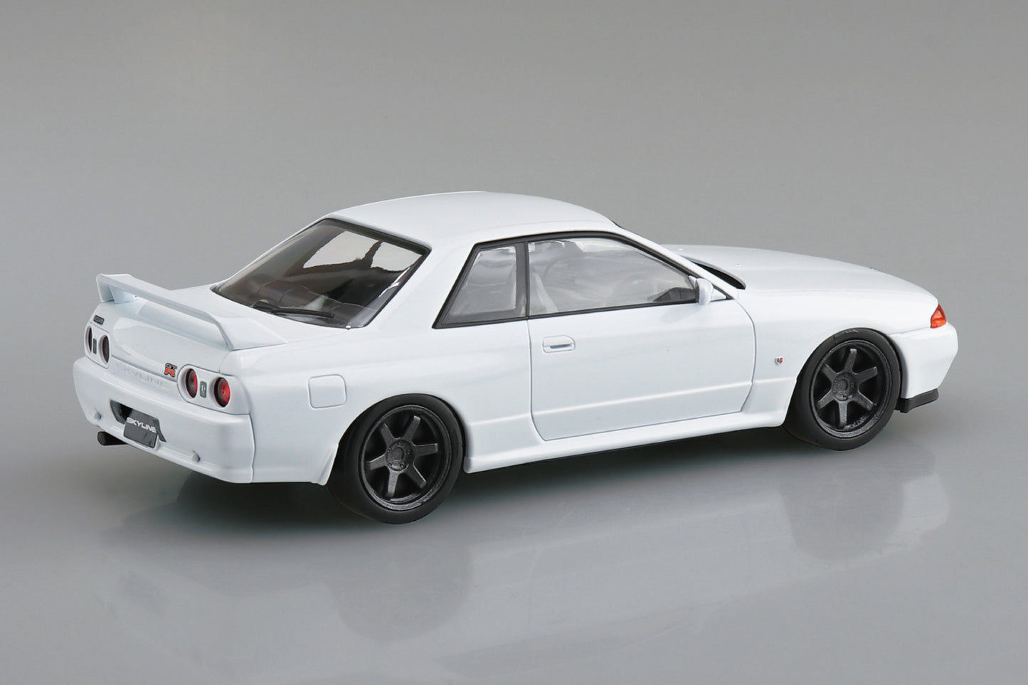 1/32 SNAP KIT Nissan R32 Skyline GT-R Custom Wheel (Crystal White)