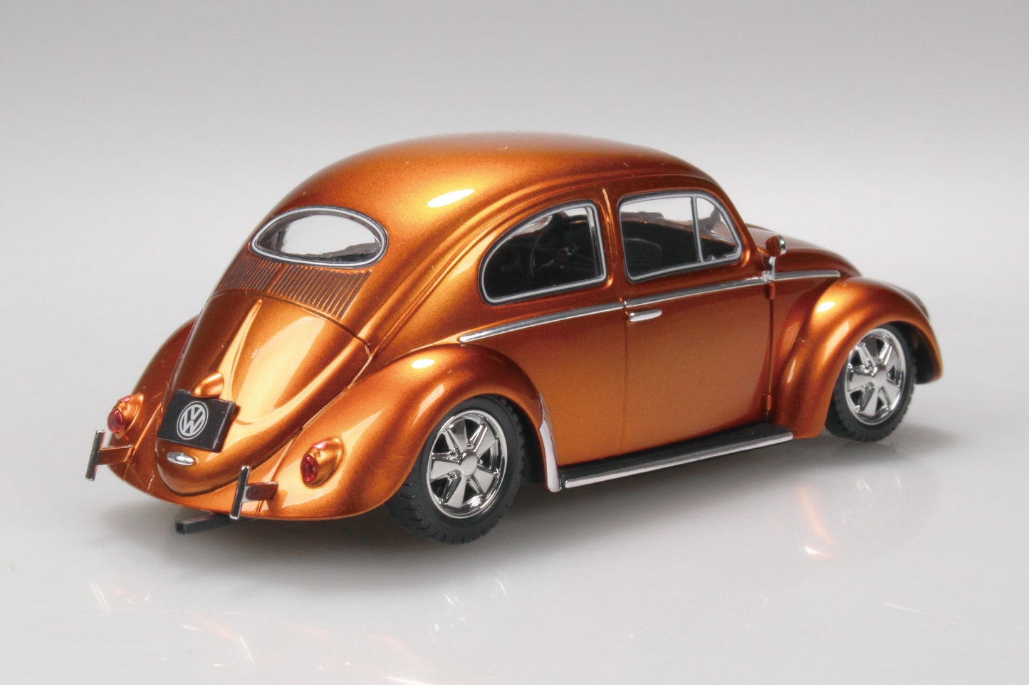 1/32 SNAP KIT Volkswagen Beetle (Metallic Orange)