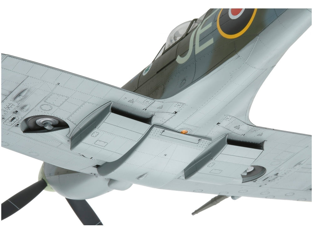 1/32 SCALE SUPERMARINE SPITFIRE MK.IXC