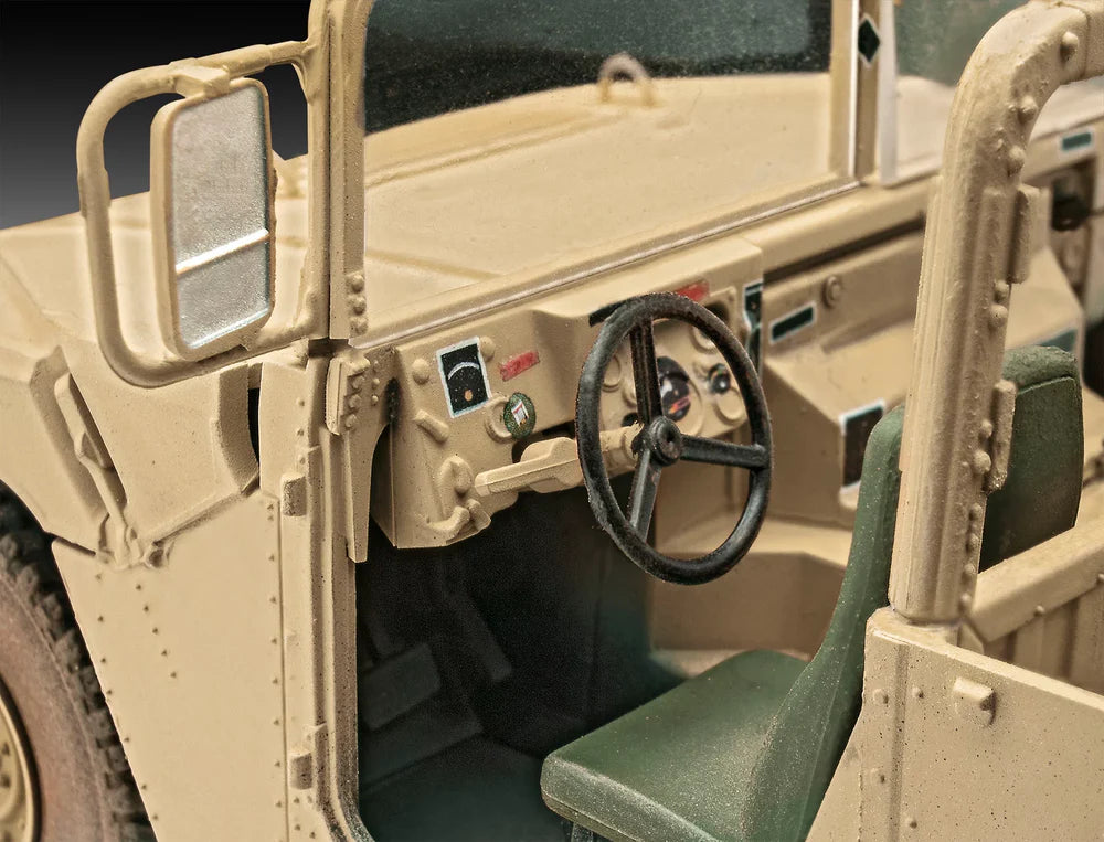 1:35 HMMWV M109 7A2