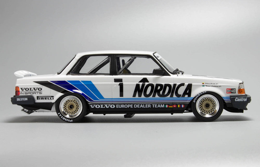 Platz NuNu 1/24 VOLVO 240T, Vehicle