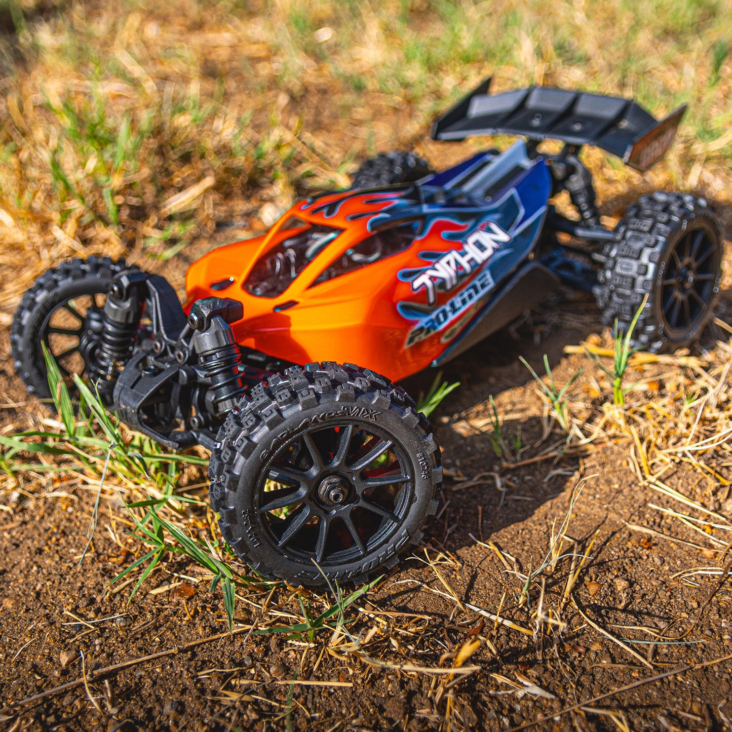1/18 Badlands MX 1.9" F/R mounted Mach-10 Wheels: Typhon GROM