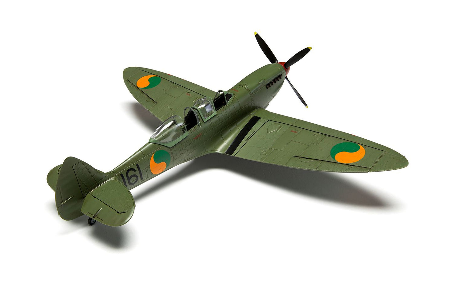1:48 Supermarine Spitfire Tr.9