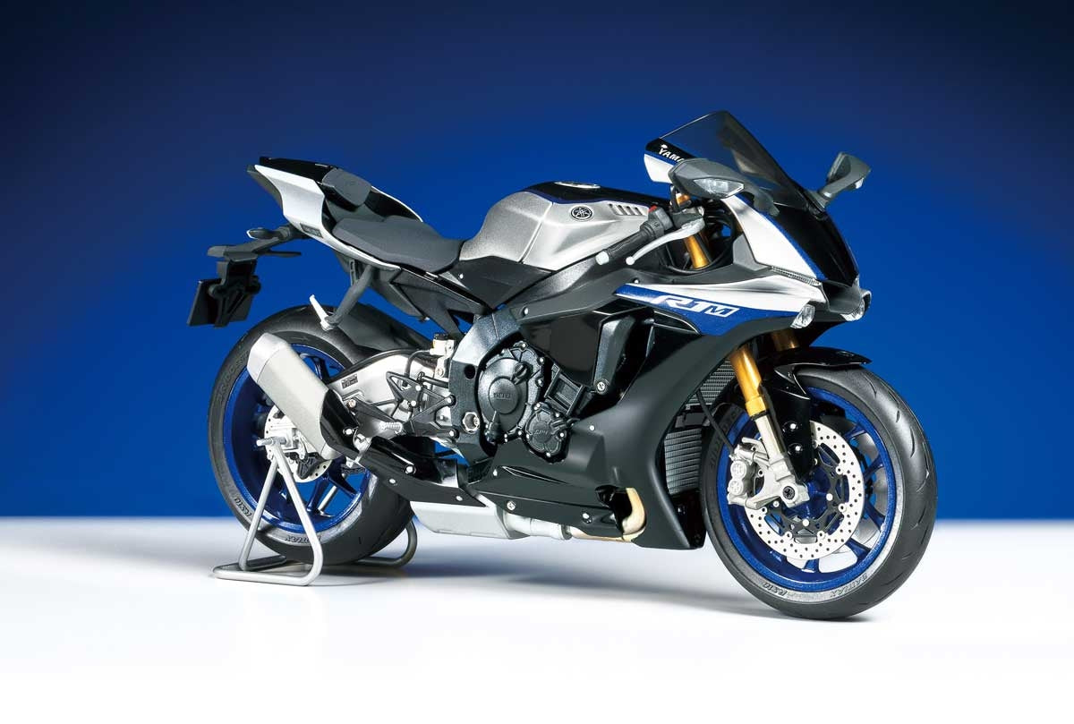 YAMAHA YZF-R1M
