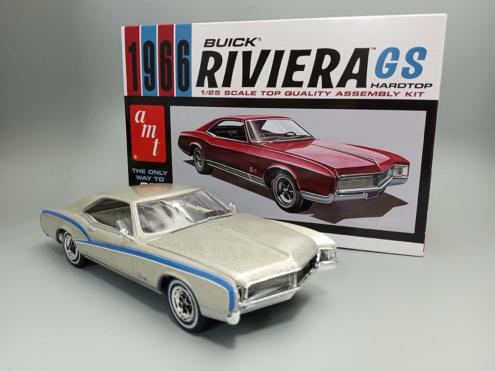 1/25 1966 Buick Riviera GS (Level 2)