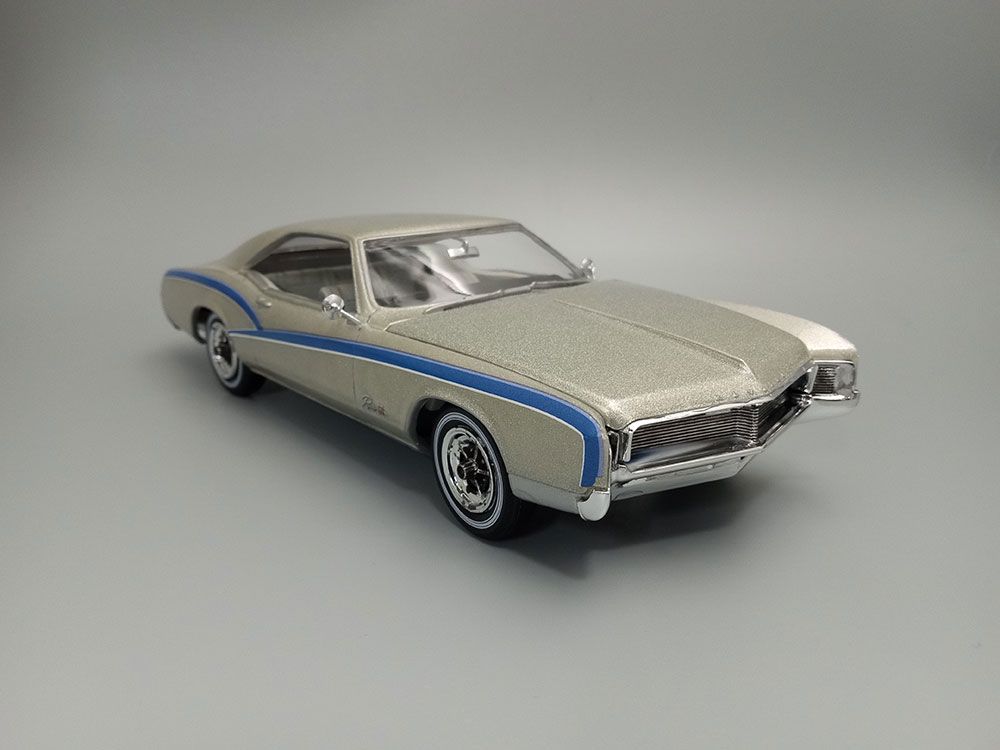 1/25 1966 Buick Riviera GS (Level 2)
