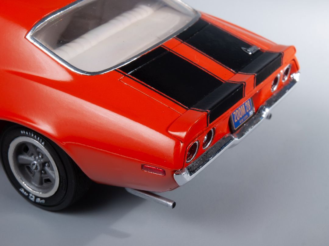 1/25 1970 1/2 Chevy Camaro Z/28 Molded in Orange, Clear, Transparent Red 1/25 Model Kit