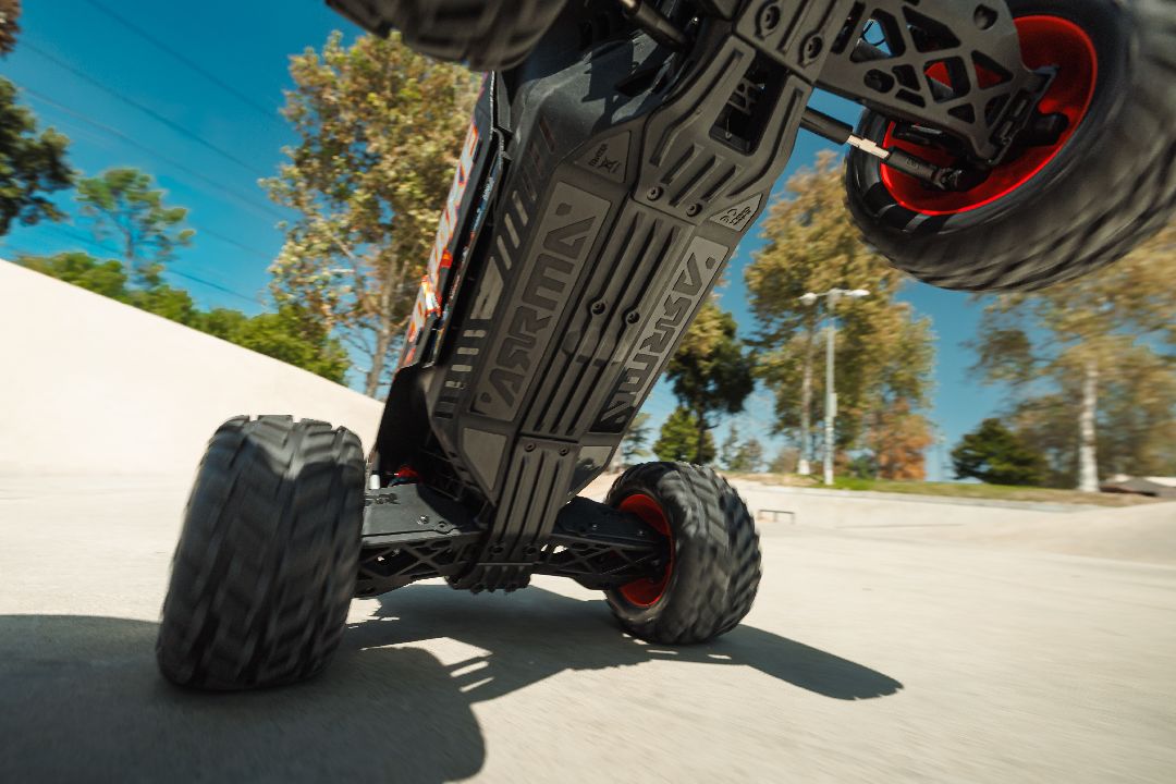 1/8 QUAKE 4S DSC 4X4 Brushless RTR - Black/Red