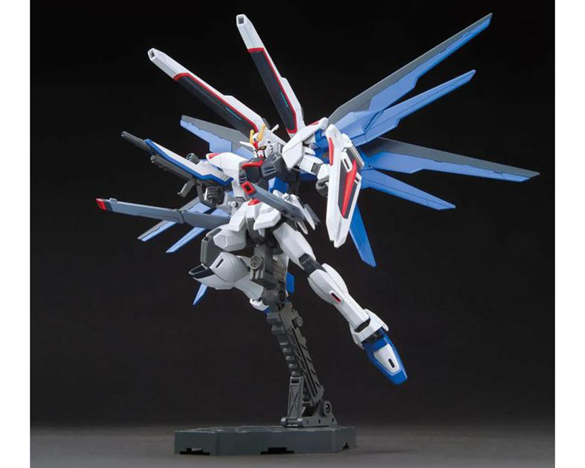 1/144 HGCE #192 Freedom Gundam "Gundam SEED" Plastic Model Kit