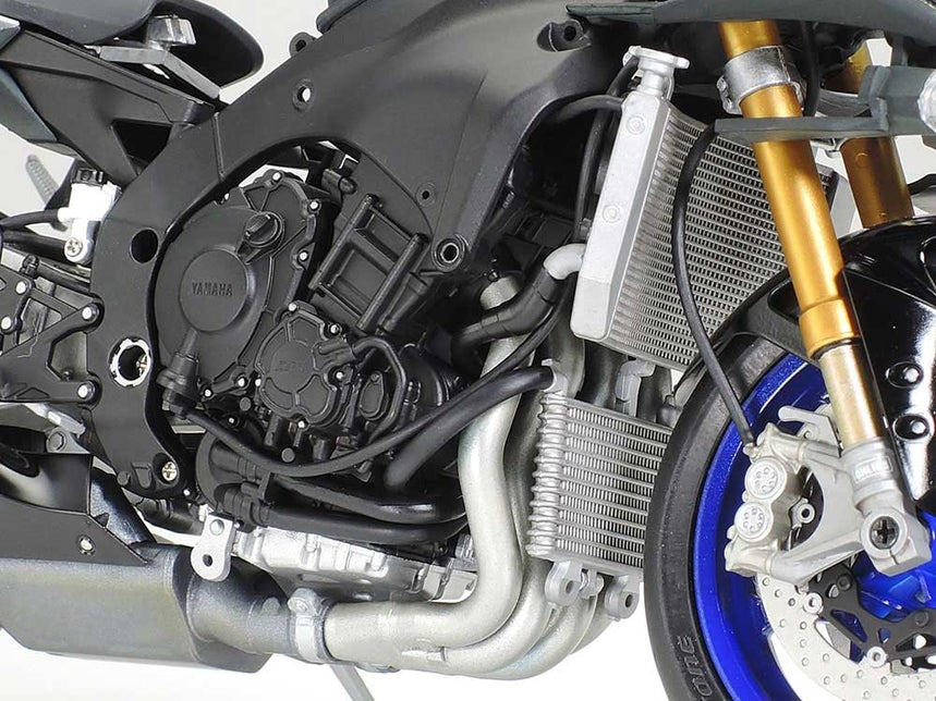 YAMAHA YZF-R1M