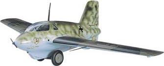 HSG08504   —  1/32 Messerschmitt Me163B Komet