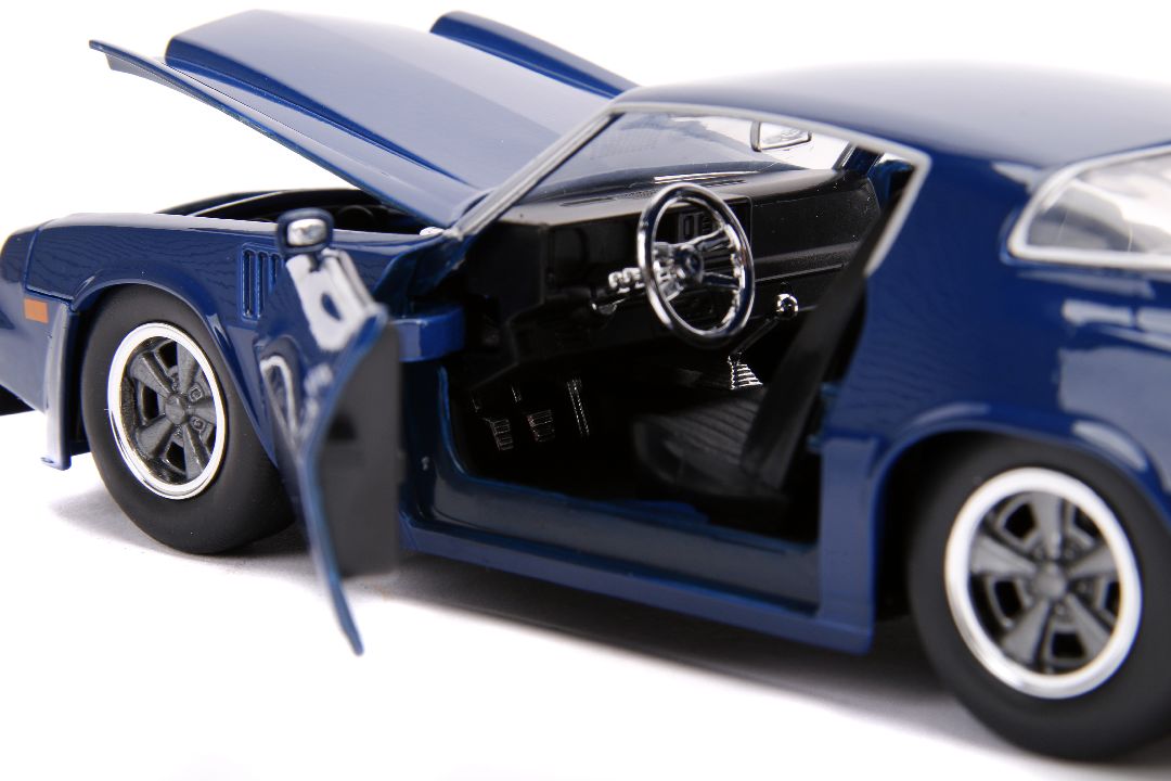 1/24 "Hollywood Rides" Stranger Things - 1979 Chevy Camaro Z28 w/ Coin