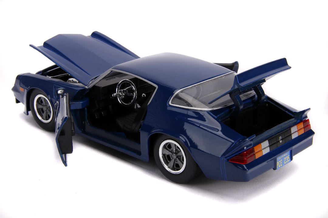 1/24 "Hollywood Rides" Stranger Things - 1979 Chevy Camaro Z28 w/ Coin