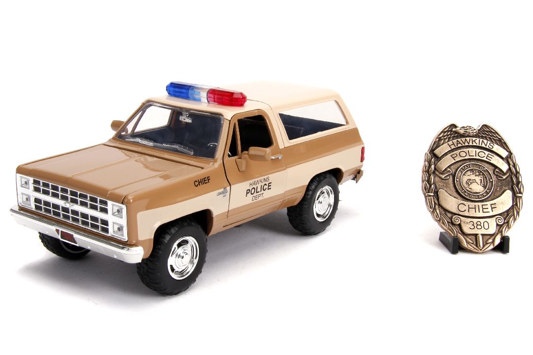 1/24 "Hollywood Rides" Stranger Things - 1980 Chevy Blazer w/ Police Badge