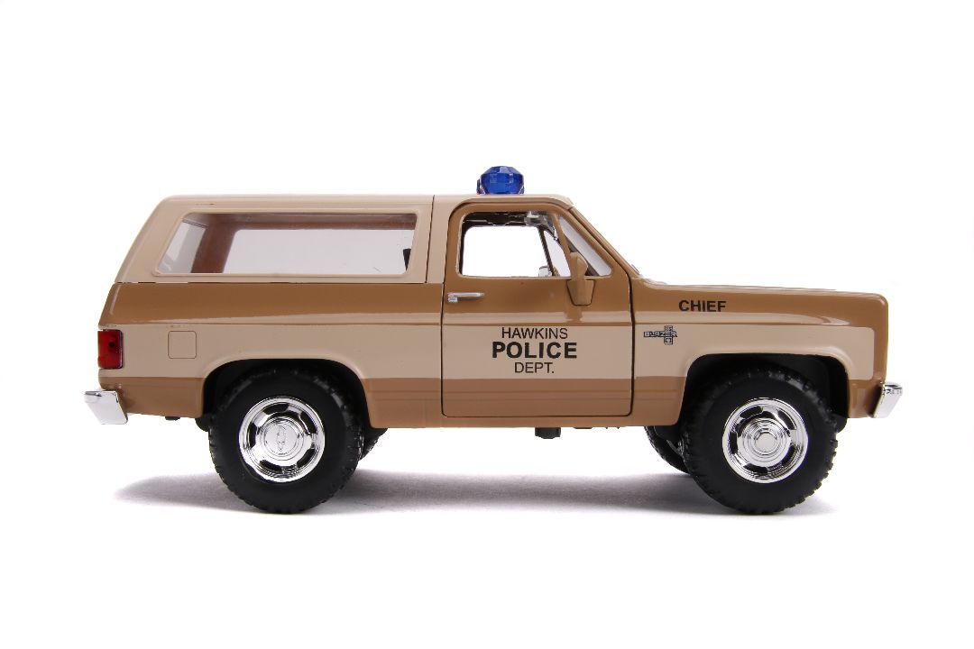 1/24 "Hollywood Rides" Stranger Things - 1980 Chevy Blazer w/ Police Badge