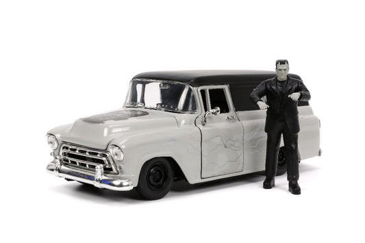 1/24 "Hollywood Rides" Frankenstein 1957 Chevy Suburban with Frankenstein