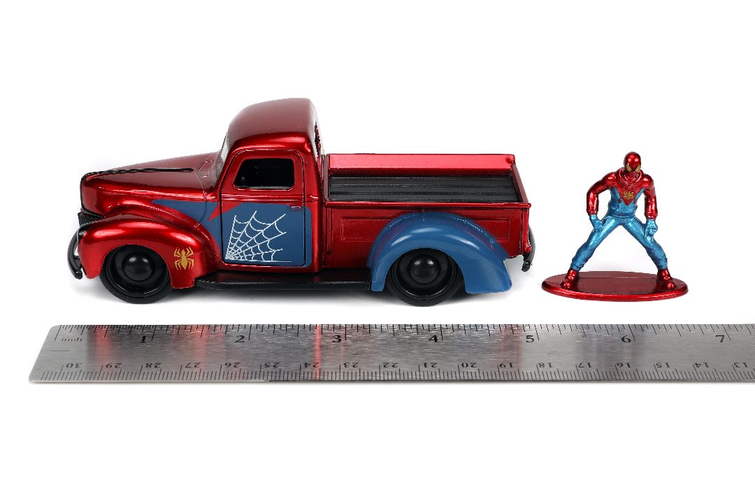 1/32 "Hollywood Rides" 1941 Ford Pickup with Spider-Man