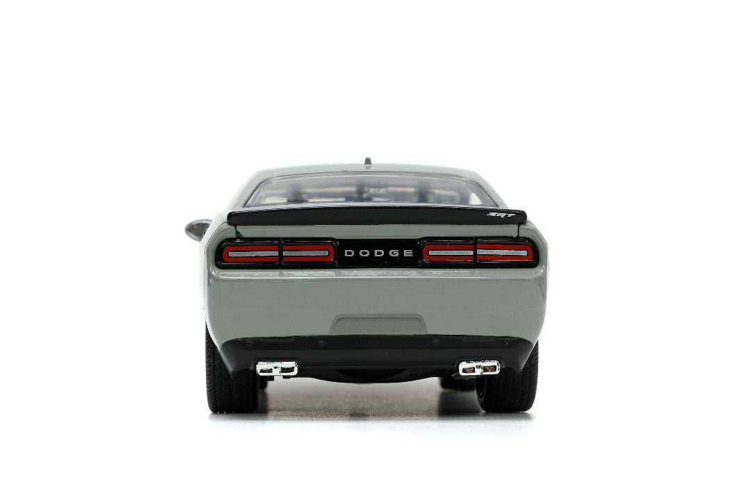 1/24 "Hollywood Rides" 2015 Challenger SRT8 Hellcat w/Jerry