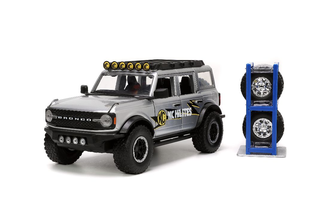 1/24 "Just Trucks" with Rack - 2021 Ford Bronco