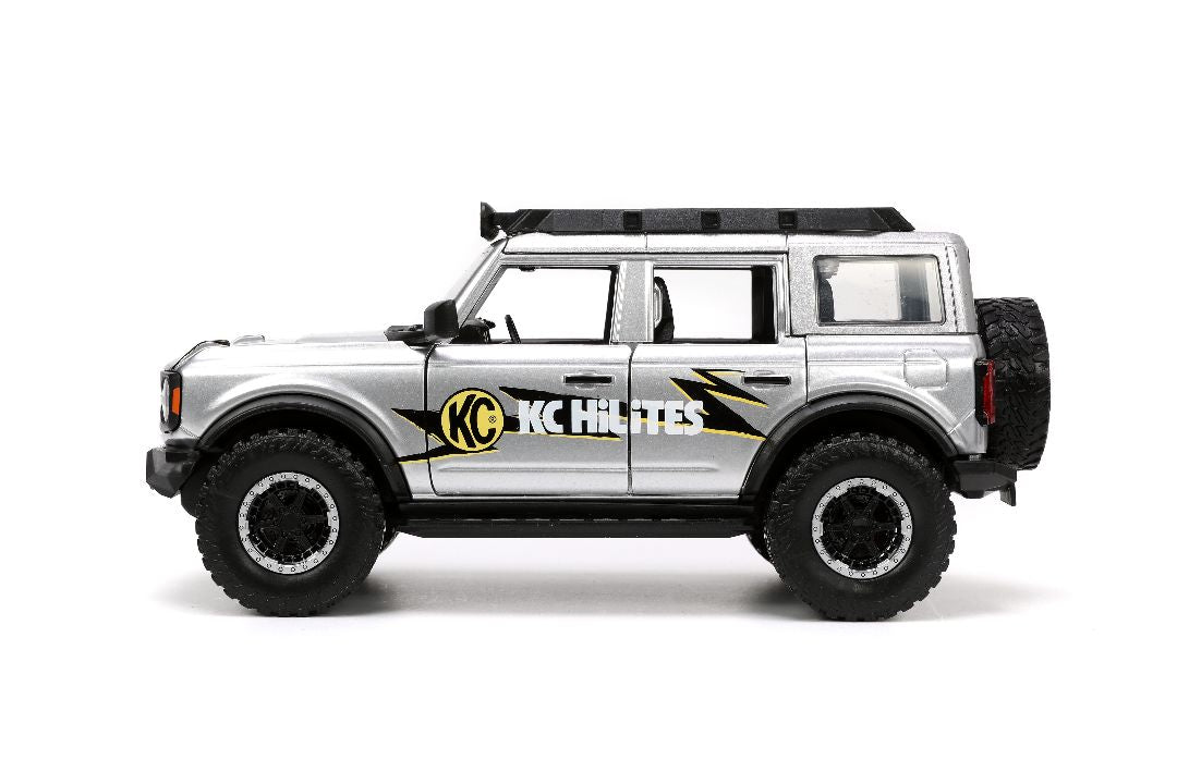 1/24 "Just Trucks" with Rack - 2021 Ford Bronco