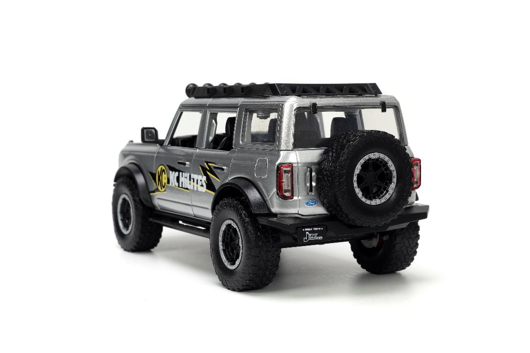 1/24 "Just Trucks" with Rack - 2021 Ford Bronco