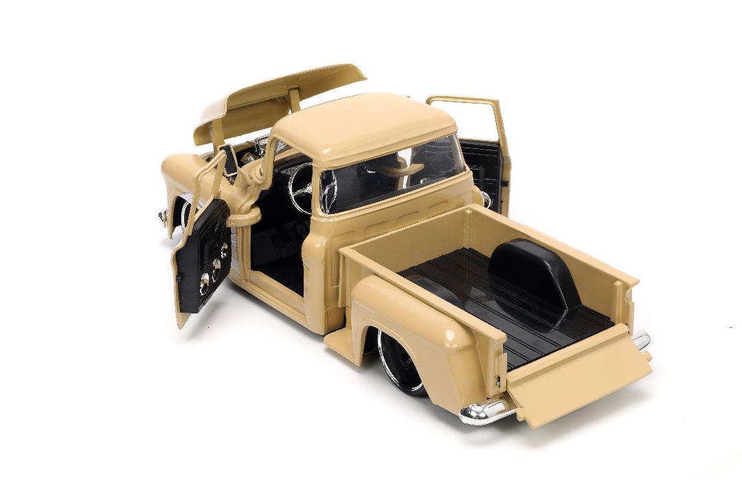 Jada 1/24 "Just Trucks" with Rack 1955 Chevy Stepside