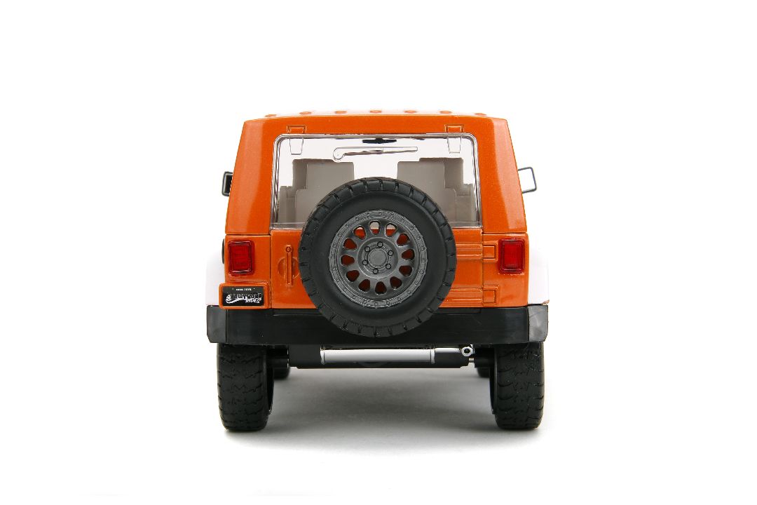 1/24 "Hollywood Rides" 2007 Jeep Wrangler with Orange M&M