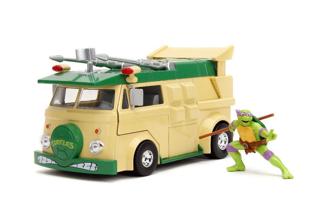1/24 "Hollywood Rides" Teenage Mutant Ninja Turtles - The Party Wagon w/Donatello
