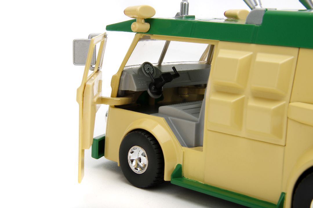 1/24 "Hollywood Rides" Teenage Mutant Ninja Turtles - The Party Wagon w/Donatello