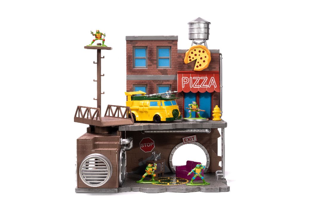 Nano Scene TMNT Turtle Lair with 4 Figures