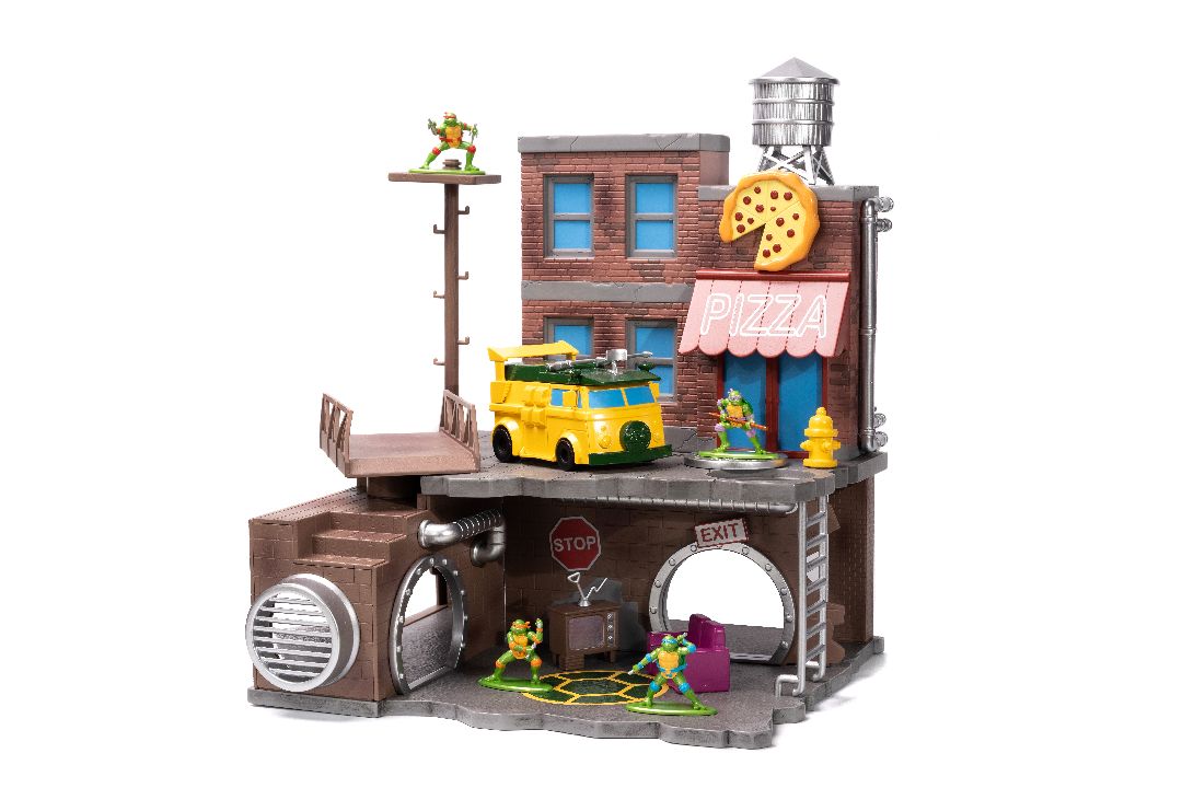 Nano Scene TMNT Turtle Lair with 4 Figures