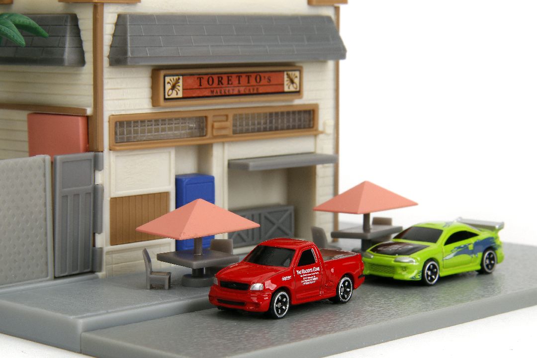1.65" Nano "Hollywood Rides" Nano Scene – Dom Toretto's Market & Café