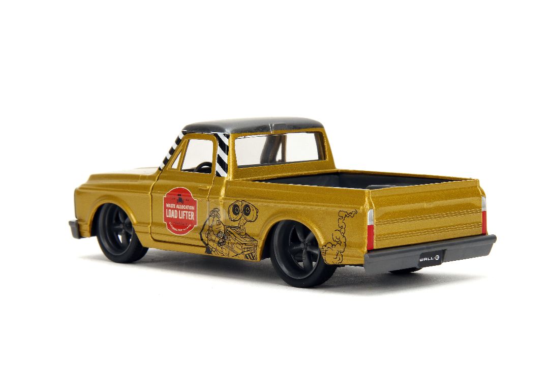 1/32 "Hollywood Rides" - Disney Pixar - 1972 Chevy Cheyenne (Wall-E Theme)