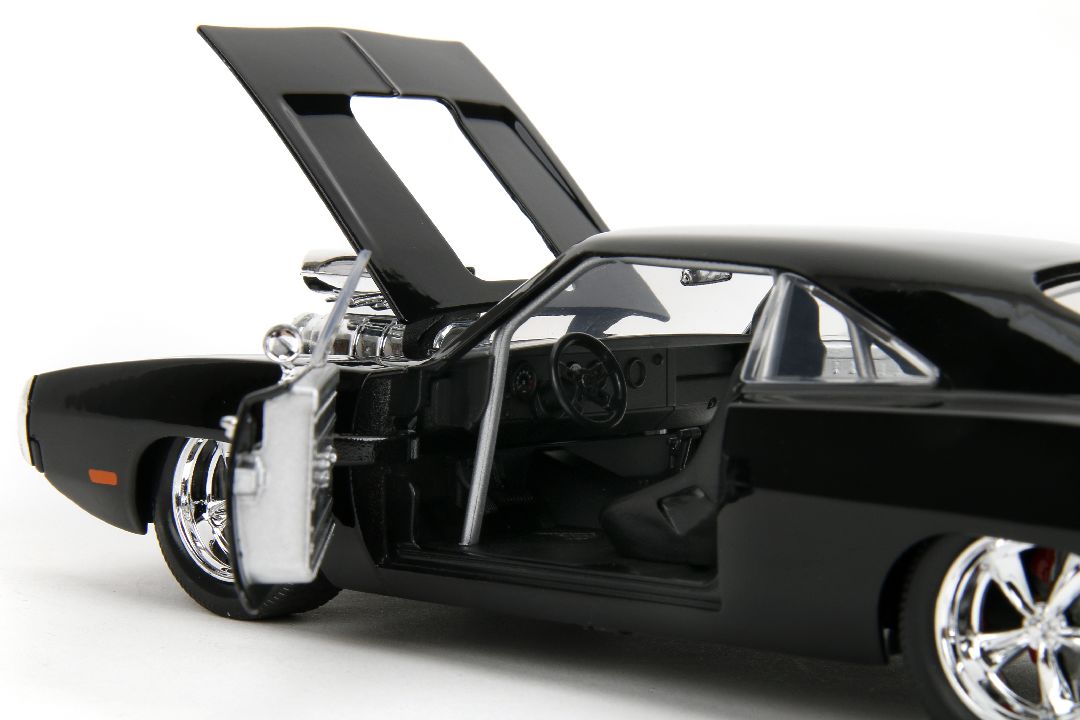 1/24 "Hollywood Rides" - Fast & Furious – Dom's Dodge Charger R/T w/DOM