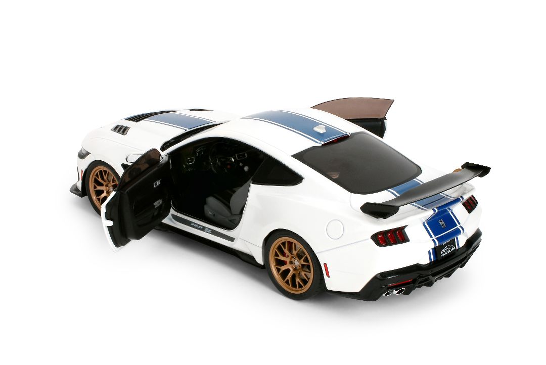 1/18 PINK SLIPS W8 - 2025 Ford Mustang Super Snake