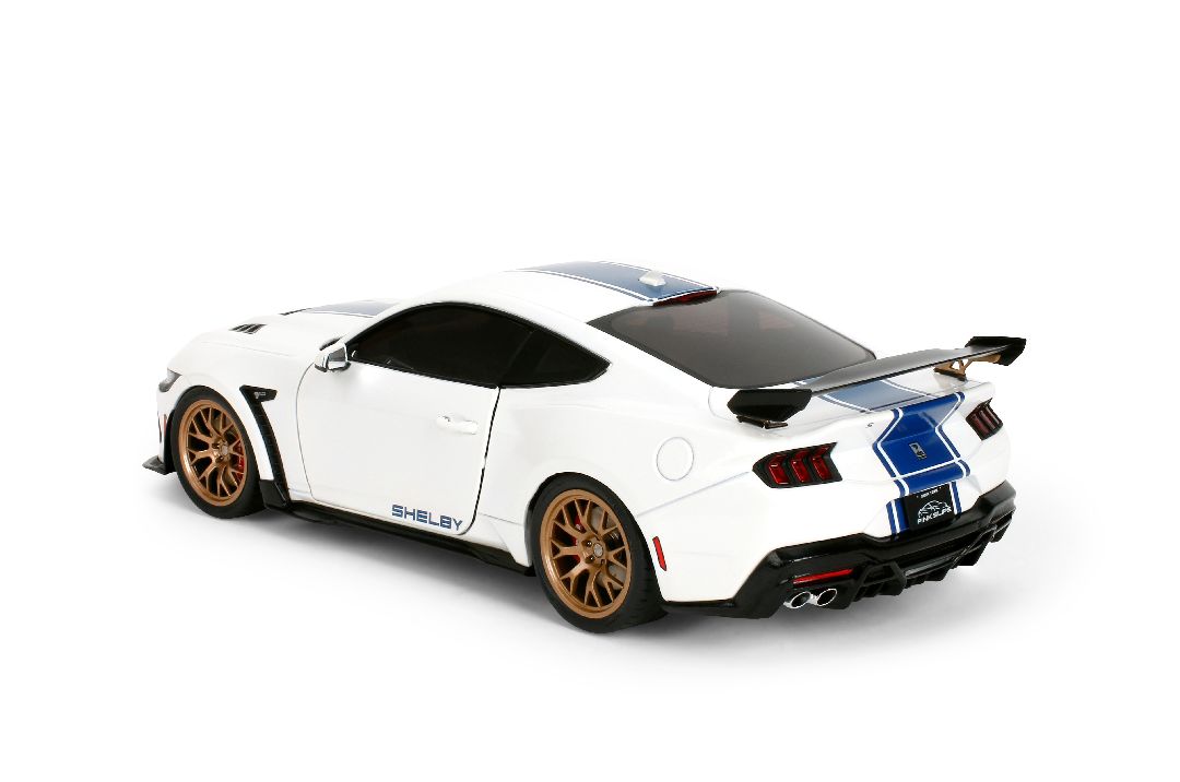 1/18 PINK SLIPS W8 - 2025 Ford Mustang Super Snake