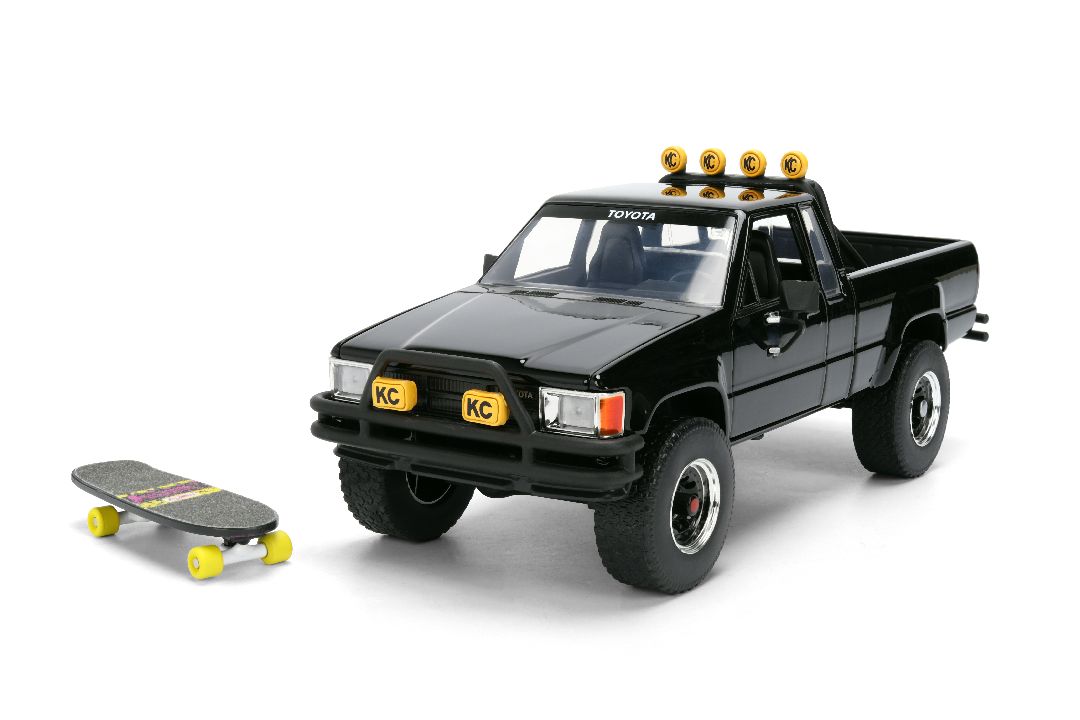 1/24 "Hollywood Rides" - BTTF 1985 Toyota SR5 w/Marty's Skateboard