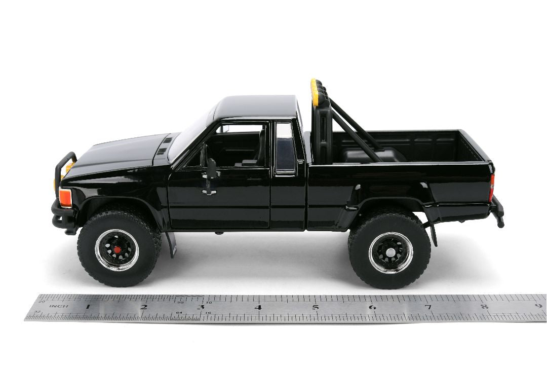 1/24 "Hollywood Rides" - BTTF 1985 Toyota SR5 w/Marty's Skateboard