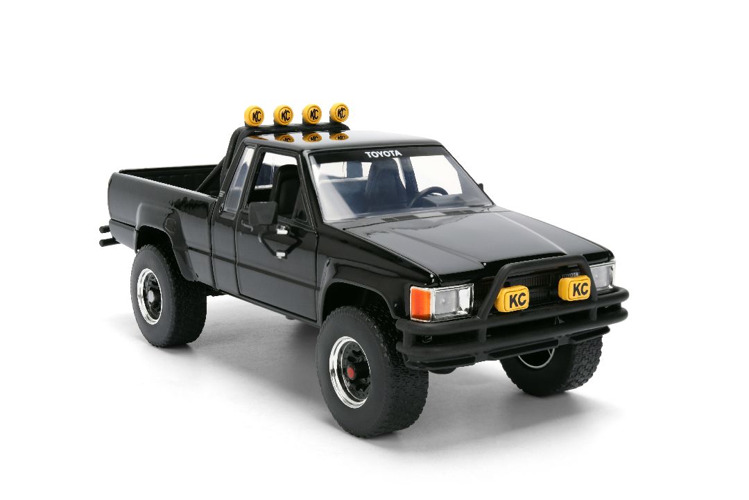 1/24 "Hollywood Rides" - BTTF 1985 Toyota SR5 w/Marty's Skateboard