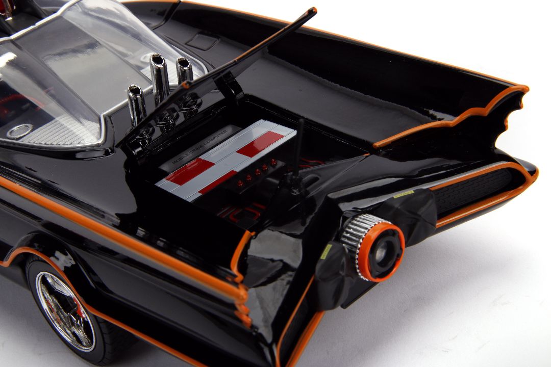 1/18 "Hollywood Rides" 1966 Classic TV Series Batmobile with Batman