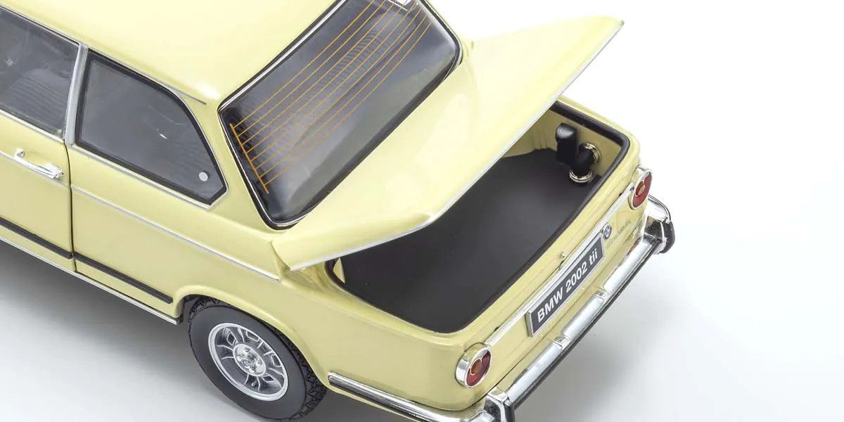 1/18 Scale BMW 2002 Tii Beige Model Diecast Car