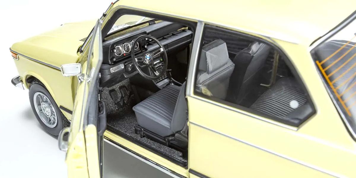 1/18 Scale BMW 2002 Tii Beige Model Diecast Car