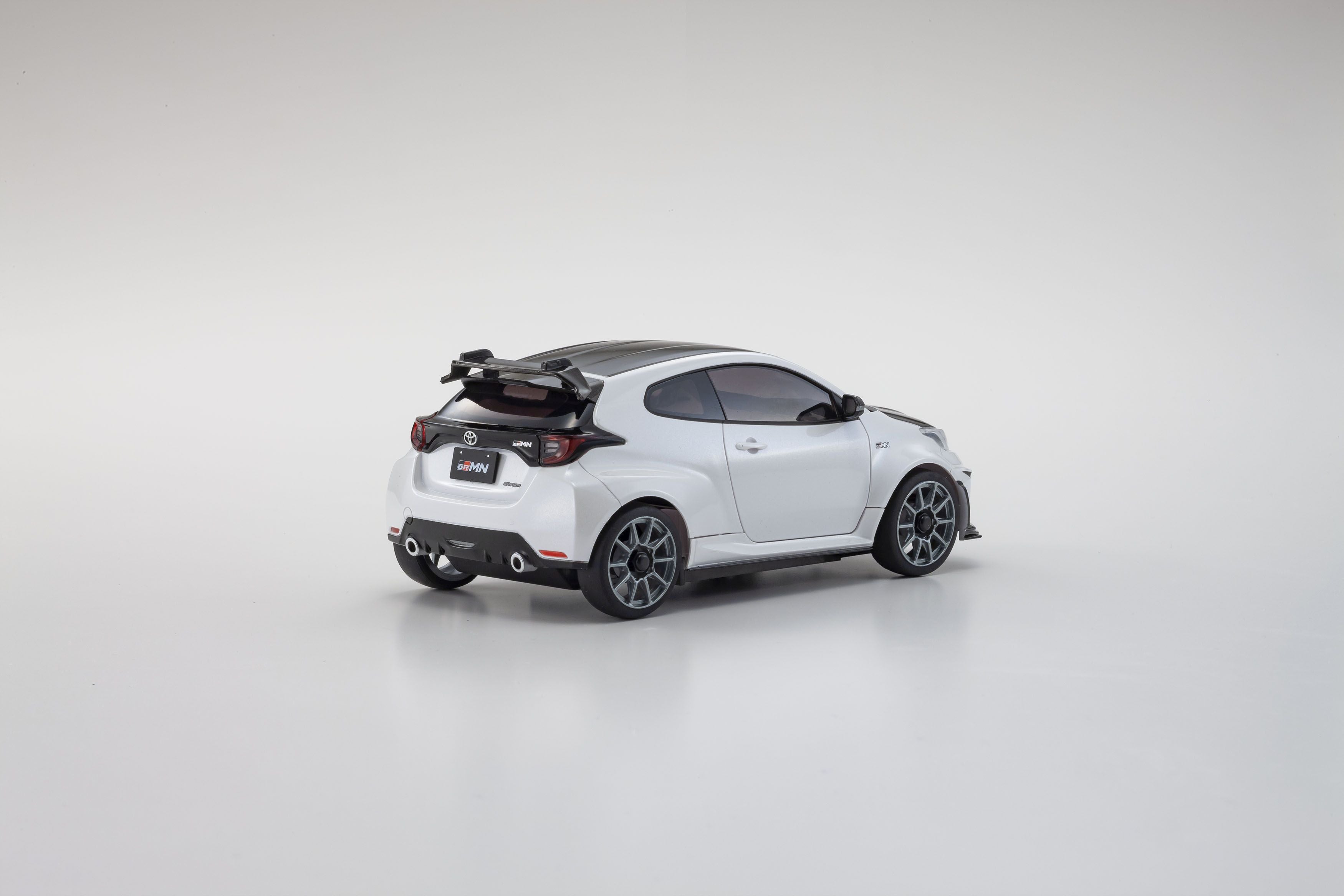 Mini-Z AWD Toyota GR-MN Yaris Pearl White – Chris's House