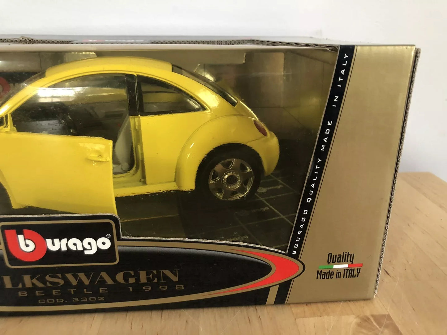 Volkswagen New Beetle - 1998 - 1:18 - Yellow